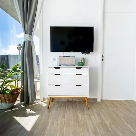 לינה וארוחת בוקר Bene Lanzarote