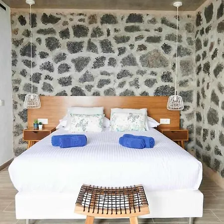 לינה וארוחת בוקר Bene Lanzarote