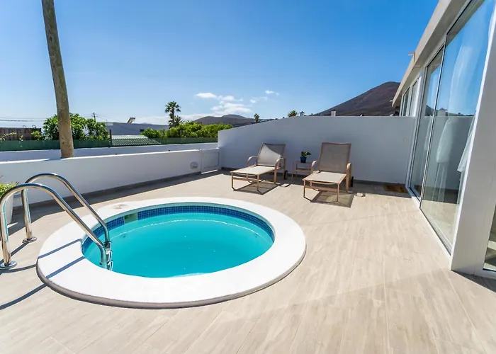 Bene Lanzarote Bed & Breakfast 3*